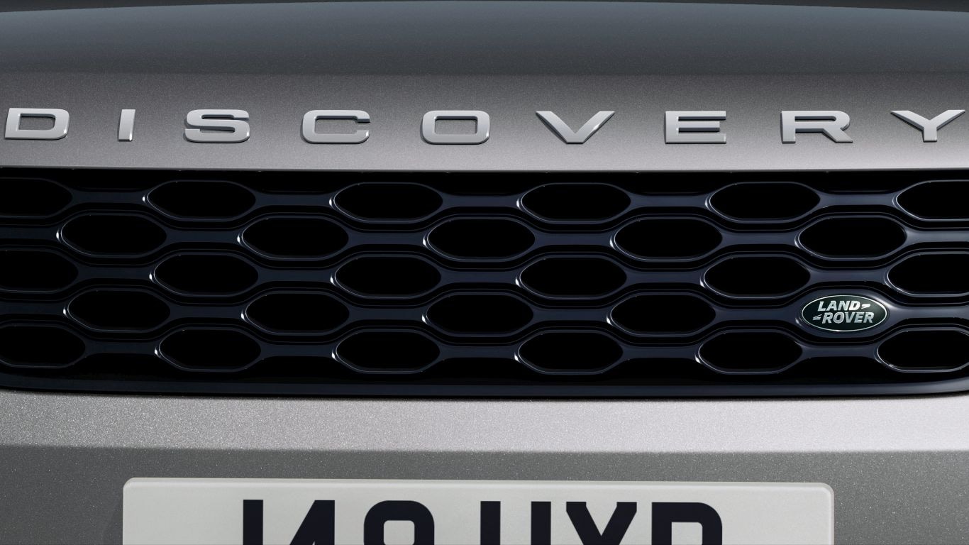 Dynamic Front Grille - Gloss Black Grille Bars and Surround, 21MY onwards image