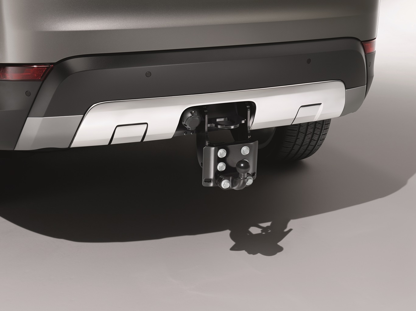 Edelstahl-Unterfahrschutz - hinten, höhenverstellbare Anhängerkupplung, bis vor MY21