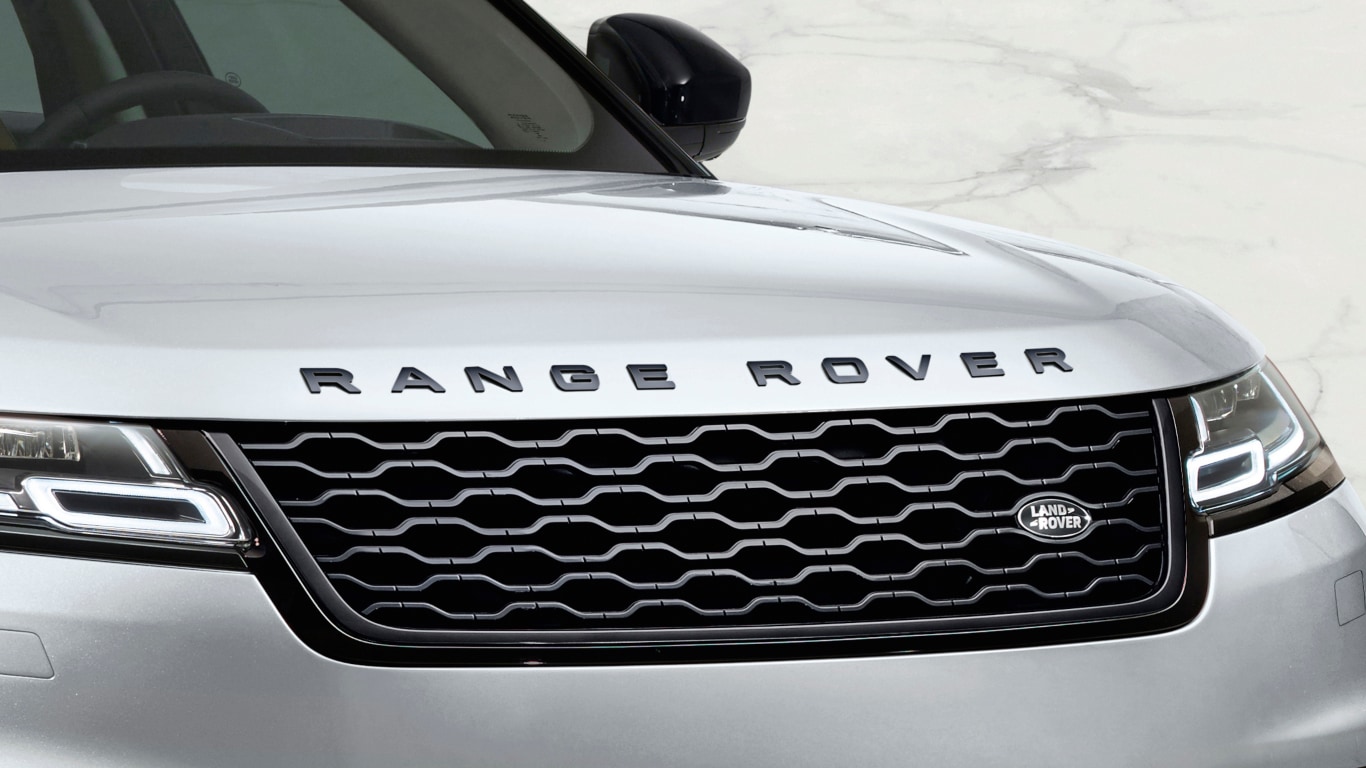 Inscripción delantera y trasera Range Rover con acabado Narvik Black