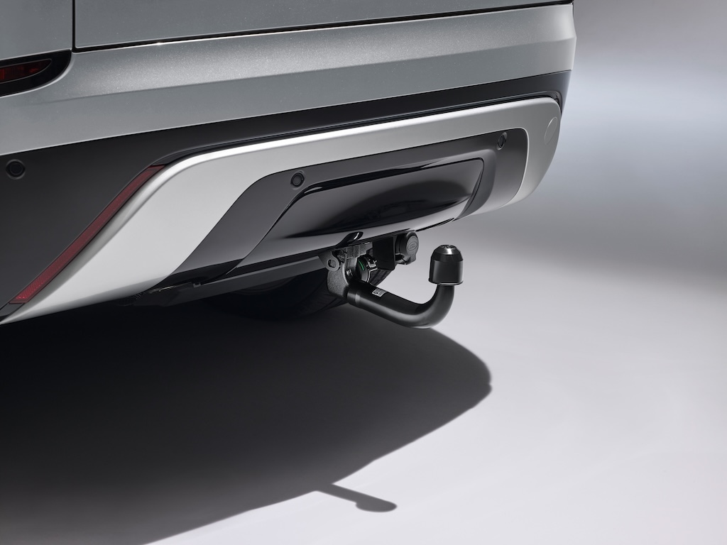 Towing System - Detachable Tow Bar - Air Suspension Vehicles, Black rear valance (24MY Onwards) image